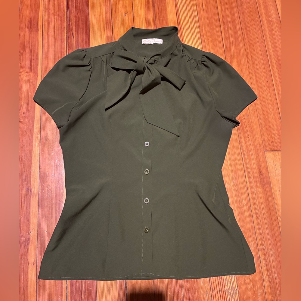 Elegant Olive Green Button-Down Shirt for Women